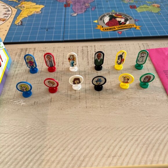 Vintage 1992 University Games Where in the World is Carmen SanDiego? - Picture 4 of 11